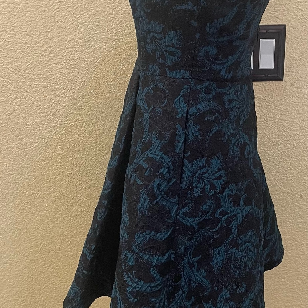 Alice+olivia “Malory” fit and flare mini jacquard black and teal dress size 4 - Picture 4 of 10